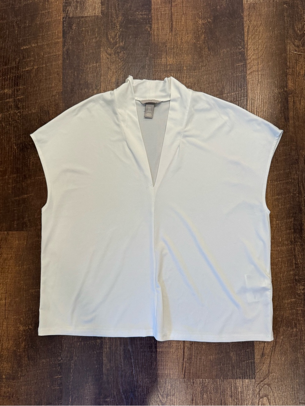 H&M ivory cap sleeve v neck blouse